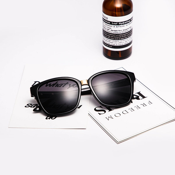 Plastraamiga meeste prillid