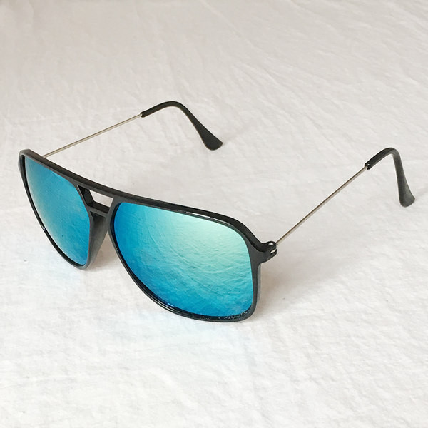 Uus ovaalse kuju ja õhukeste raamidega unisex prillide mudel