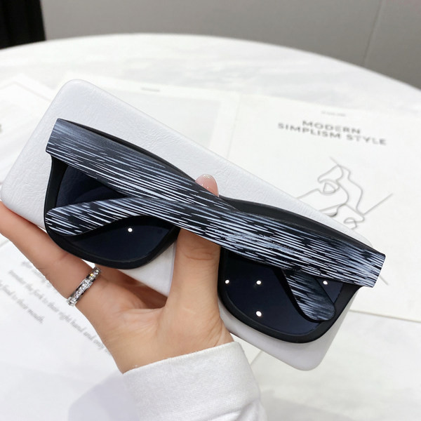 Vyriški akiniai su UV apsauga ir spalvoti akiniai