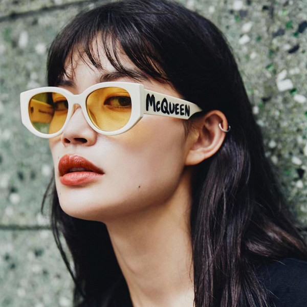 Ανδρικά γυαλιά ηλίου με επιγραφή