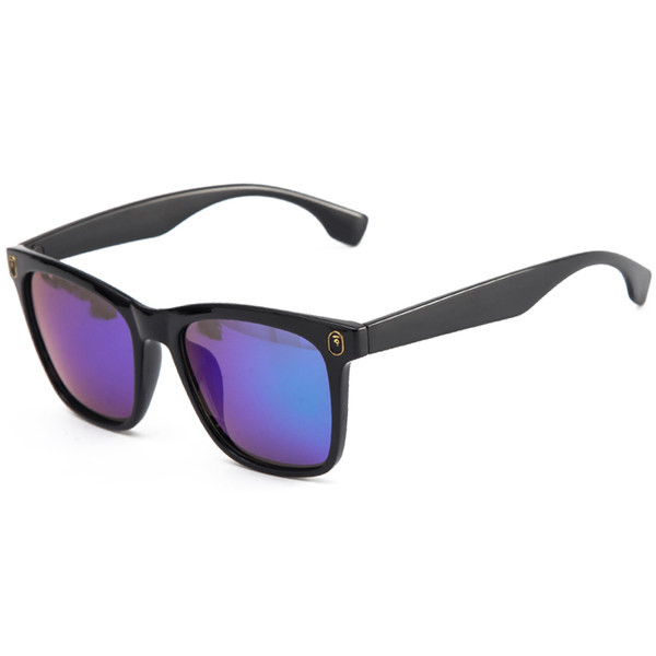 Värviliste klaaside ja peegelefektiga päikeseprillid