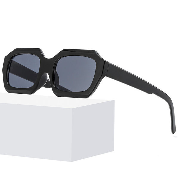 Moodsad UV-kaitsega päikeseprillid - retro stiilis