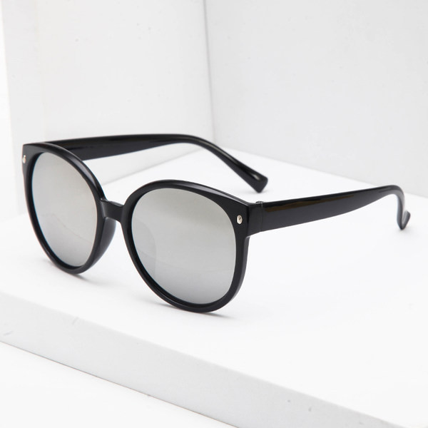 Ανδρικά γυαλιά ηλίου με οβάλ σχήμα και έγχρωμους φακούς