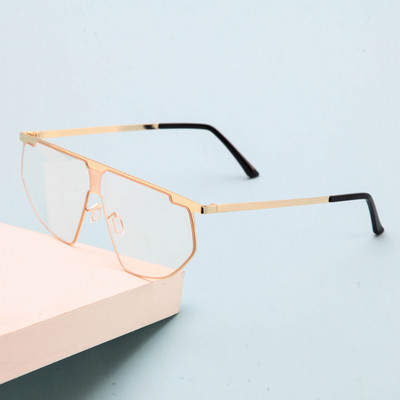 Νέο μοντέλο ανδρικά γυαλιά με μη τυποποιημένο σχήμα