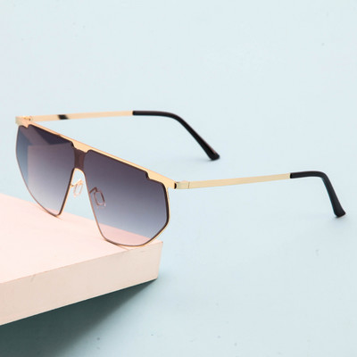 Νέο μοντέλο ανδρικά γυαλιά με μη τυποποιημένο σχήμα