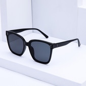 Novi model ženskih sunčanih naočala sa efektom ogledala