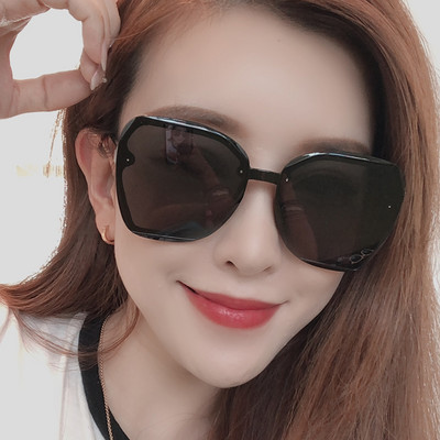 Naiste päikeseprillide uus mudel UV kaitsega