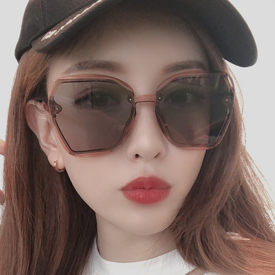 Naiste päikeseprillide uus mudel UV kaitsega