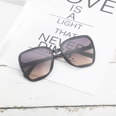 Naiste päikeseprillide uus mudel UV kaitsega