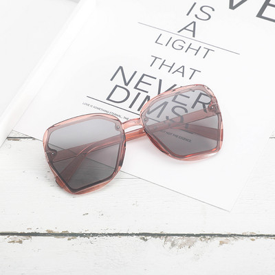 Naiste päikeseprillide uus mudel UV kaitsega