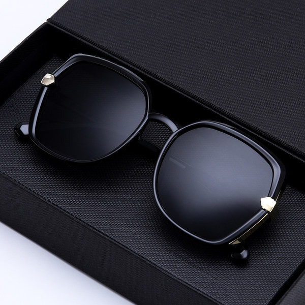 Retro naiste prillid erinevates värvides