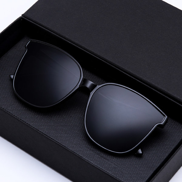 Moodsad õhukese raamiga naiste päikeseprillid