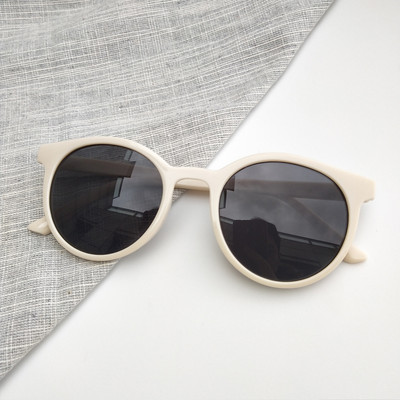 Νέο μοντέλο γυναικεία γυαλιά ηλίου με λεπτό σκελετό