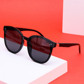 Uus mudel värviliste plastikraamidega naiste prillid