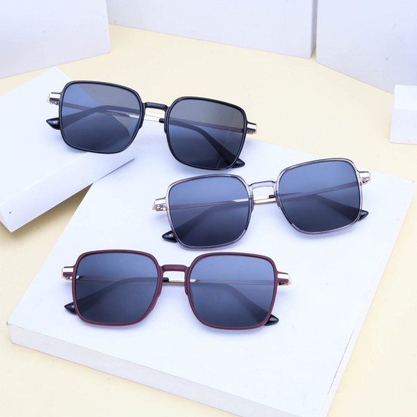 Retro stiilis metallraamidega meeste päikeseprillid