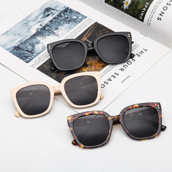 Νέο μοντέλο γυναικείά γυαλιά με τετράγωνο σχήμα σε πολλά χρώματα