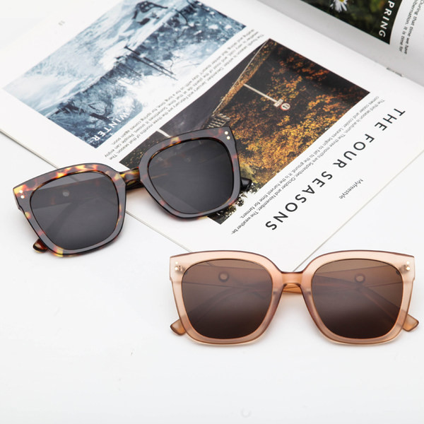 Νέο μοντέλο γυναικείά γυαλιά με τετράγωνο σχήμα σε πολλά χρώματα