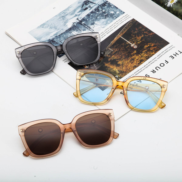 Νέο μοντέλο γυναικείά γυαλιά με τετράγωνο σχήμα σε πολλά χρώματα