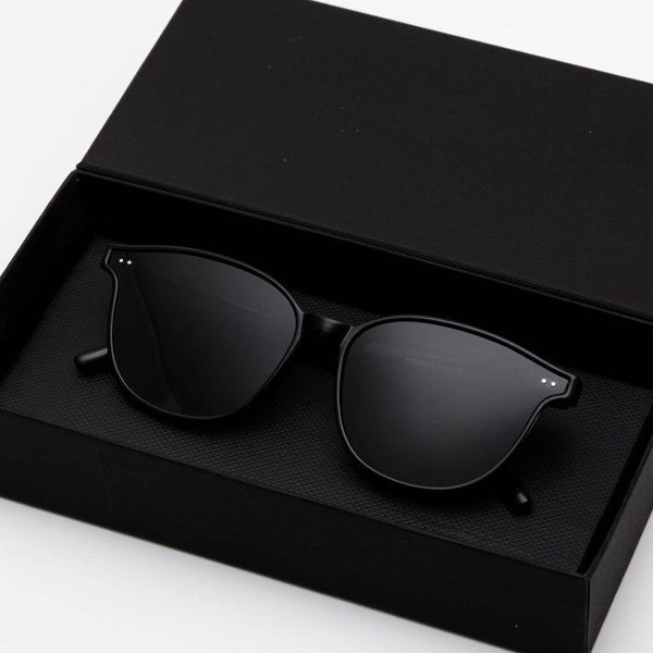 Polariseeritud päikeseprillid mitmes värvitoonis