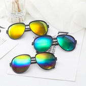 Peegelefektiga meeste prillid