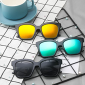 Moodsad meeste kandilised prillid