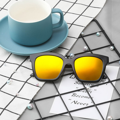 Moodsad meeste kandilised prillid