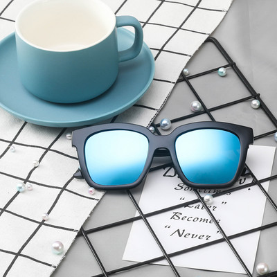 Moodsad meeste kandilised prillid