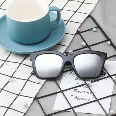 Moodsad meeste kandilised prillid