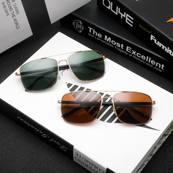 Ruudukujulised unisex metallraamidega päikeseprillid