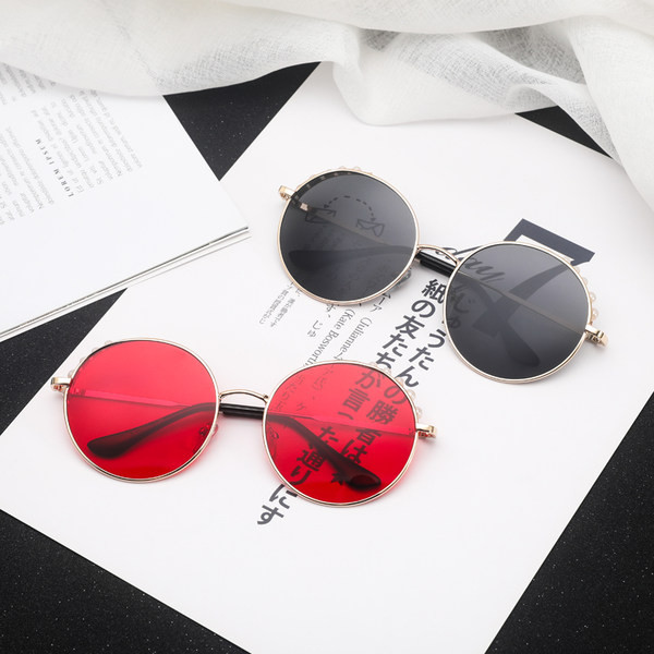 Pärlitega ümarad naiste prillid