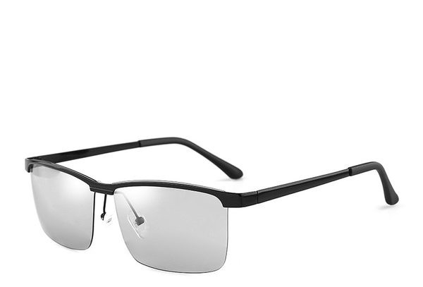 Metallraamiga neljakandilised meeste prillid