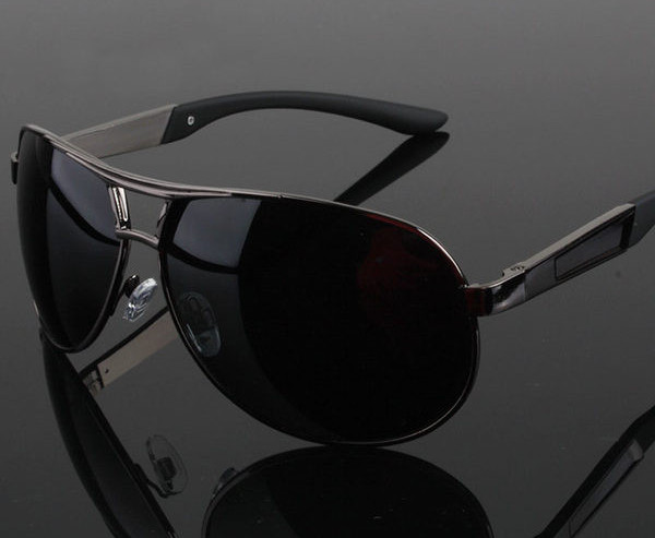 Ανδρικά γυαλιά ηλίου με οβάλ σχήμα και μεταλλικό σκελετό