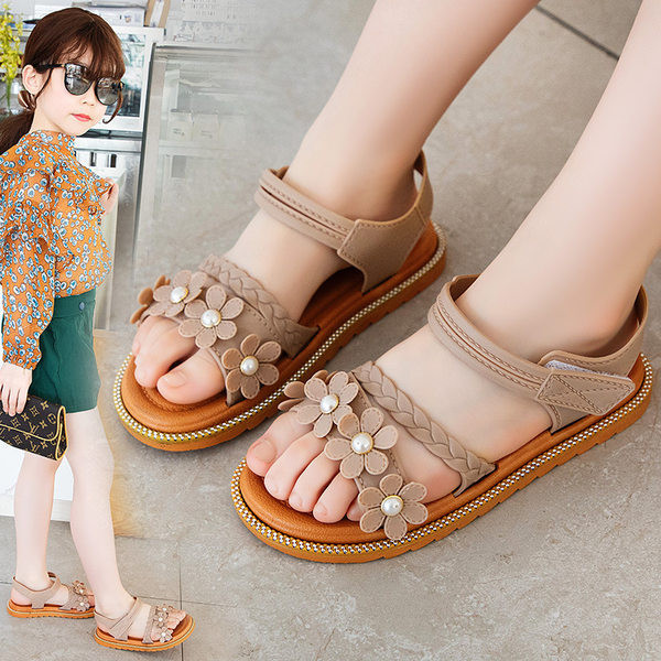 Детски сандали с лепенки в три цвята и равна подметка 