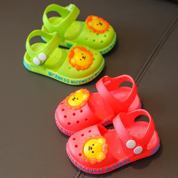 Детски гумени сандали с апликация и надпис 