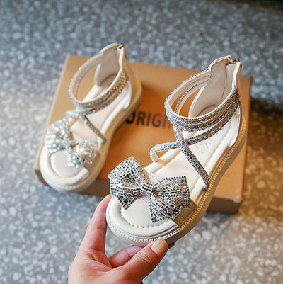 Детски сандали с панделка с лъскав ефект