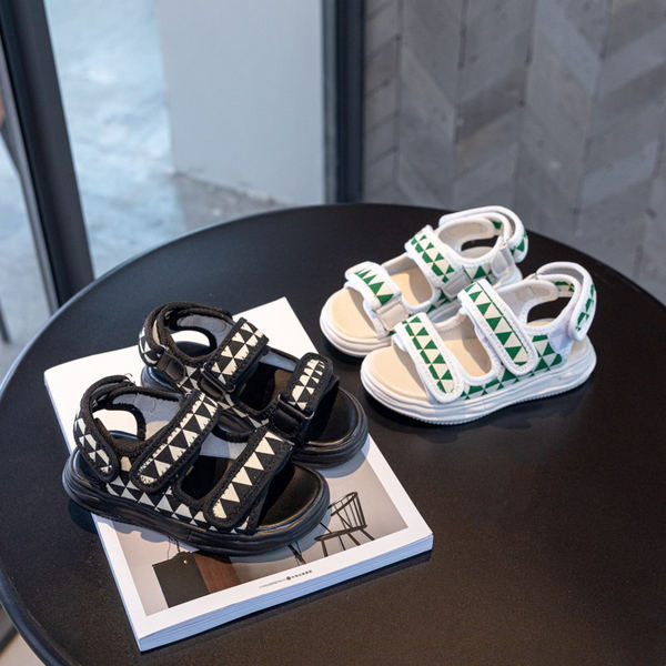 Нов модел детски сандали с шарка -бял и черен цвят