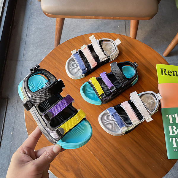 Детски сандали със цветни лепенки 