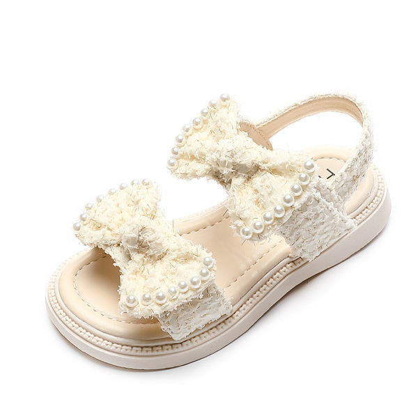 Vaikiškos basutės su kaspinėliais ir perlais