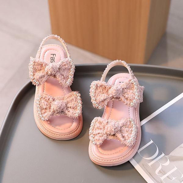 Vaikiškos basutės su kaspinėliais ir perlais