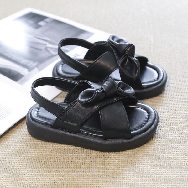 Сандали за момиче с кръстосани каишки и панделка