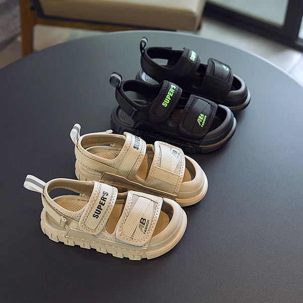Детски сандали с надпис в черен и бежов цвят 