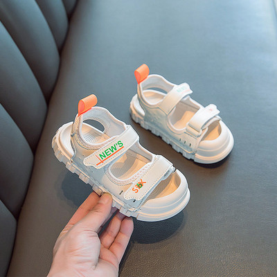 Детски сандали в бял и черен цвят с гумена подметка