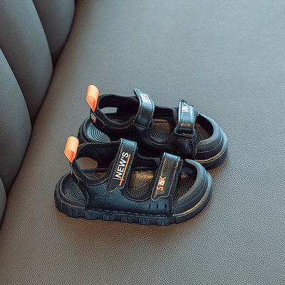 Детски сандали в бял и черен цвят с гумена подметка