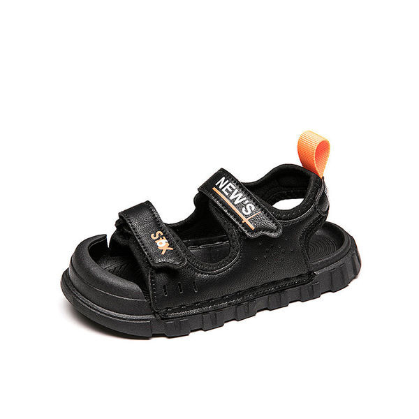 Детски сандали в бял и черен цвят с гумена подметка 