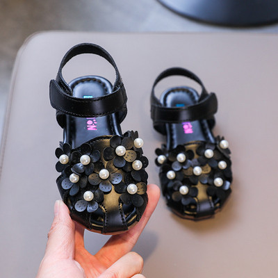 Детски затворени сандали с цветя и декорация перли за момичета