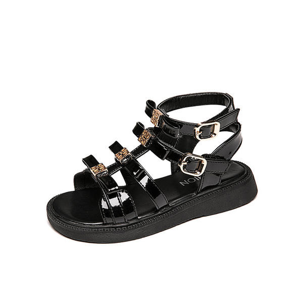 Сандали за момиче в римски стил и метална декорация