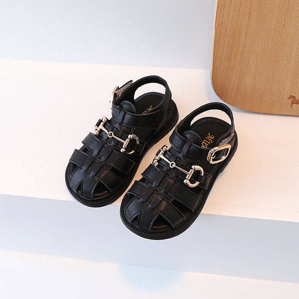 Детски сандали с метала катарама в черен и бял цвят 