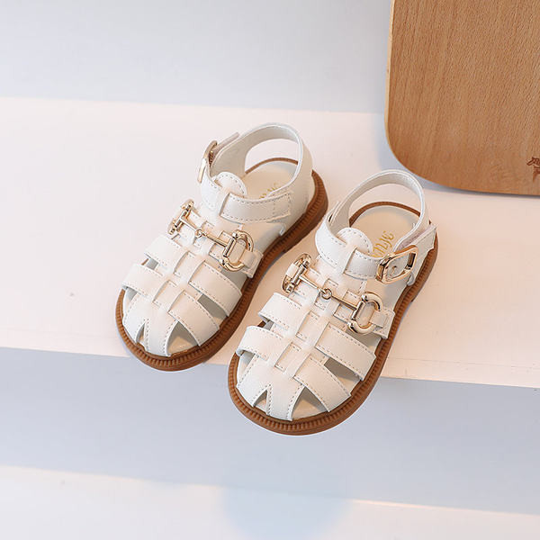 Детски сандали с метала катарама в черен и бял цвят 