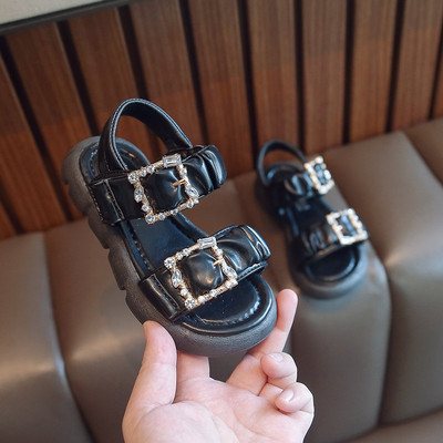Детски сандали за момичета с метална катарама и декоративни камъни