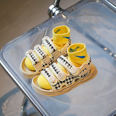 Момчешки сандали с велкро лепенки